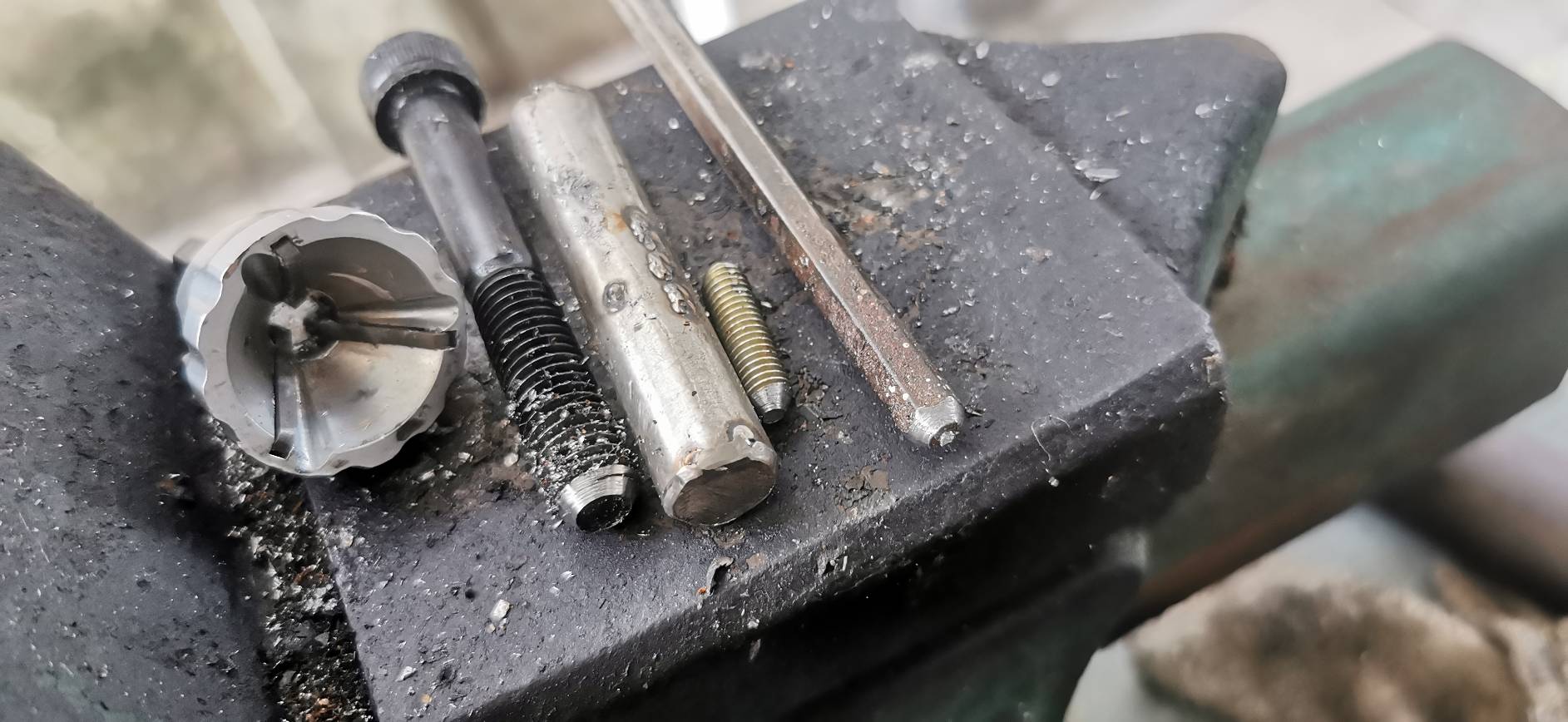 DC14 ดอกลบคมเกลียวในเกรดสูง ฟันคาร์ไบ สำหรับ เหล็กเหนียว ชุบแข็ง ขนาด 3.2-19 มิล