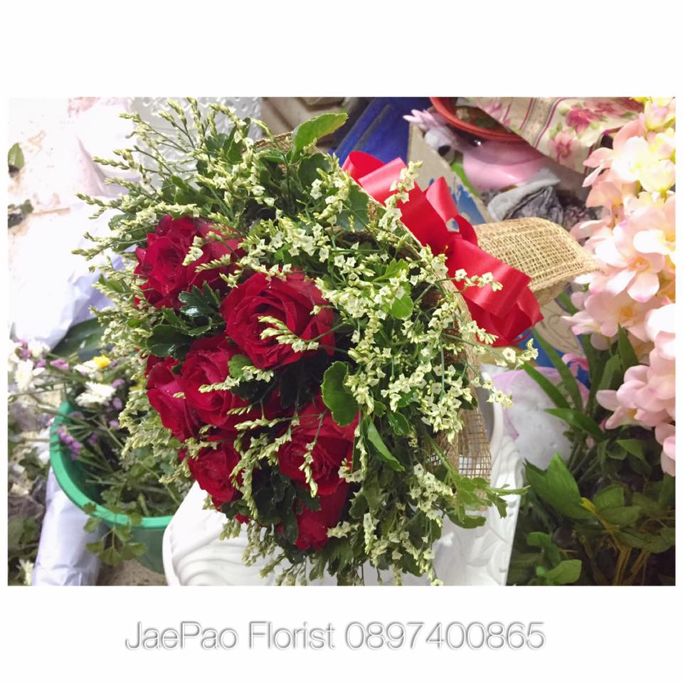 ช่อดอกกุหลาบ สีแดง