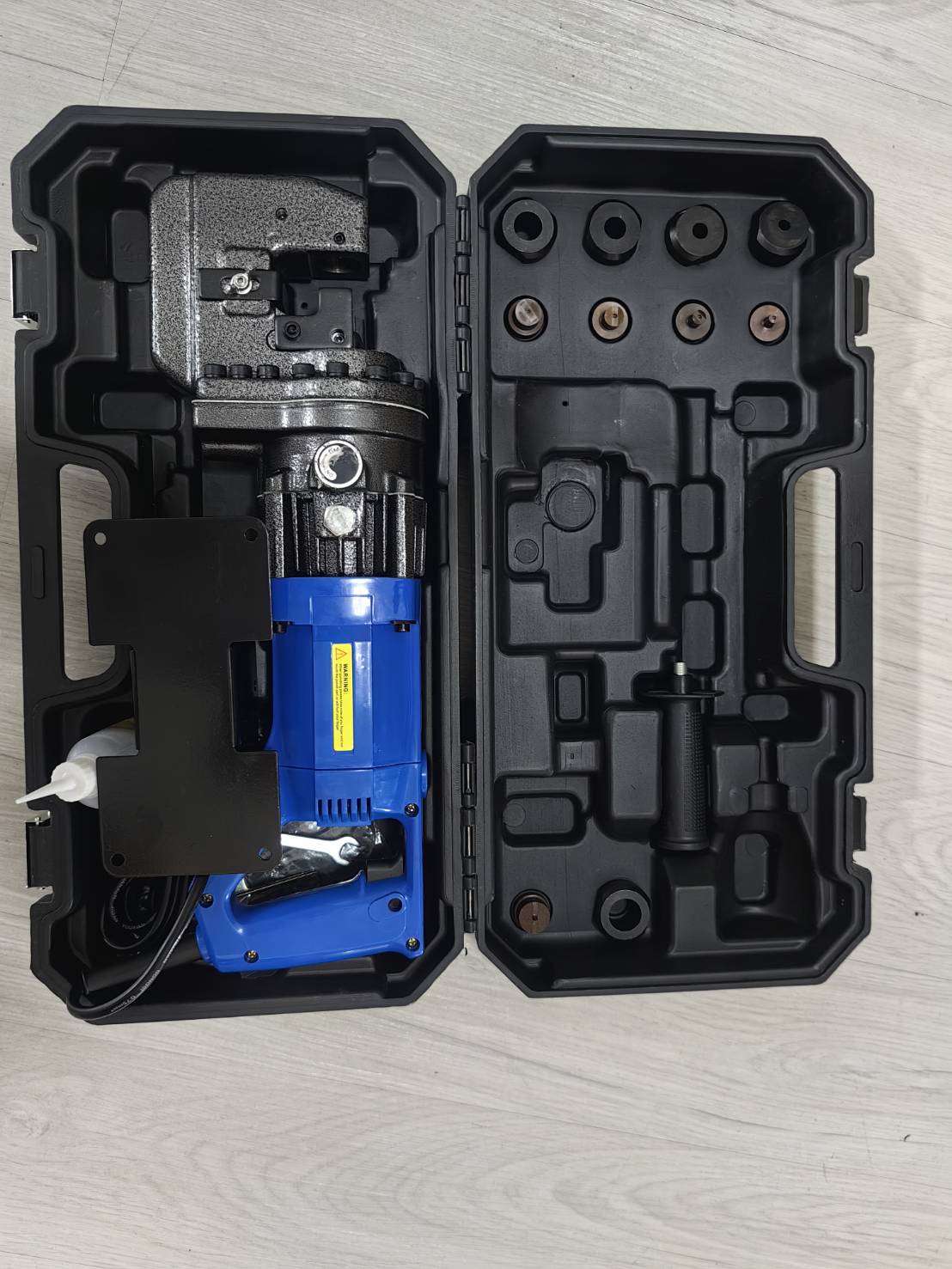 ES18 เครื่องเจาะเหล้กฉาก เจาะรูเหล็ก หนาสุด 8 มิล 1800 วัตต์ พร้อมชุดหัวเจาะ 6.5-20.5 mm