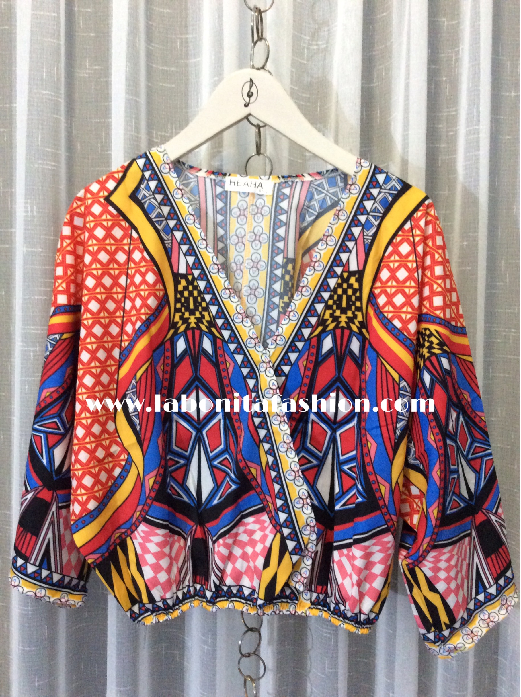 เสื้อโบฮีเมียนคอวี ผ้าปริ้นลายสวยสีสันสดใส