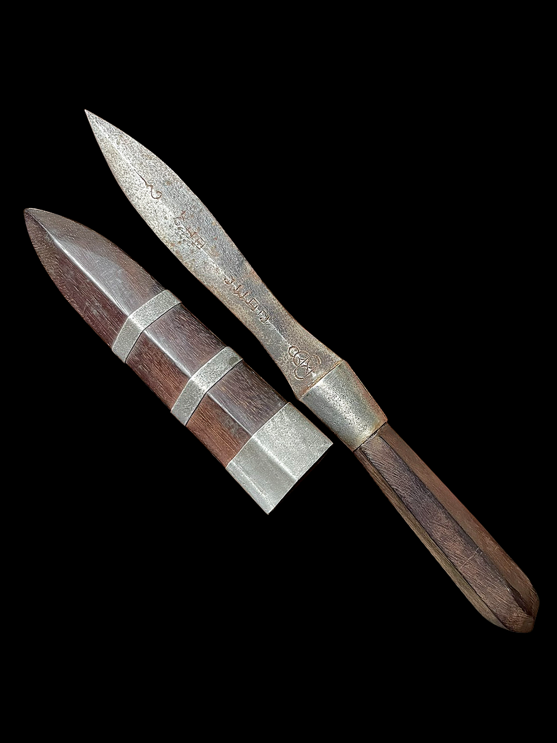 มีดหมอหลวงพ่อรุ่งวัดหนองสีนวล นครสวรรค์ ไม้พญางิ้วดำ ยุคต้น