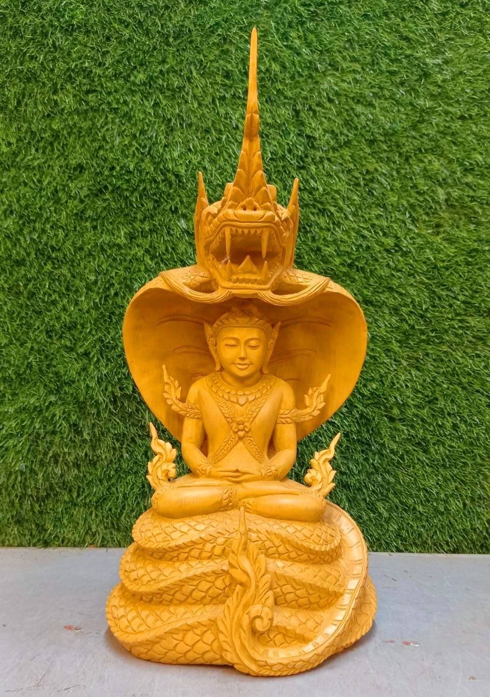 พระมหาจักรพรรดิแกะสลักไม้จันทร์หอม หน้าตัก8นิ้ว