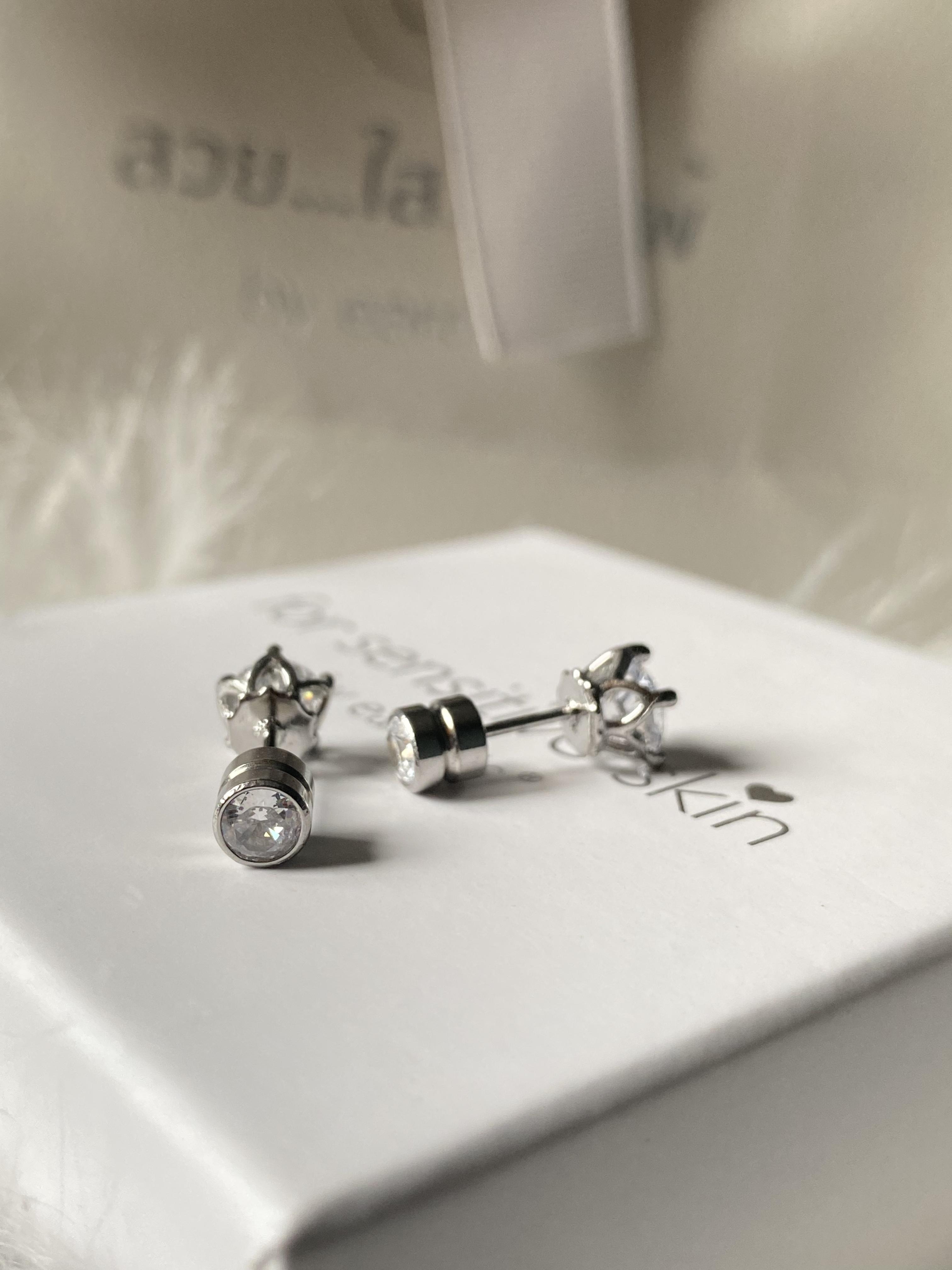 “เช็คสินค้าทัก line ก่อนโอนนะคะ”ต่างหูสำหรับผิวแพ้ง่าย จิวขันน็อตใส่ได้สองแบบ ขนาดก้านปกติ Biggi (ราคา/ชิ้น)_ETC37