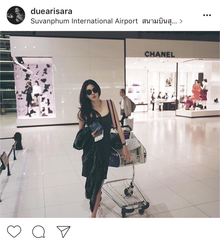 ผ้าคลุมไหล่ ผ้าพันคอ Lv ผ้าเนื้อดี นุ่ม ทอลายในตัว ลายคมชัดค่ะ หนาวนี้ห้ามพลาดค่ะ