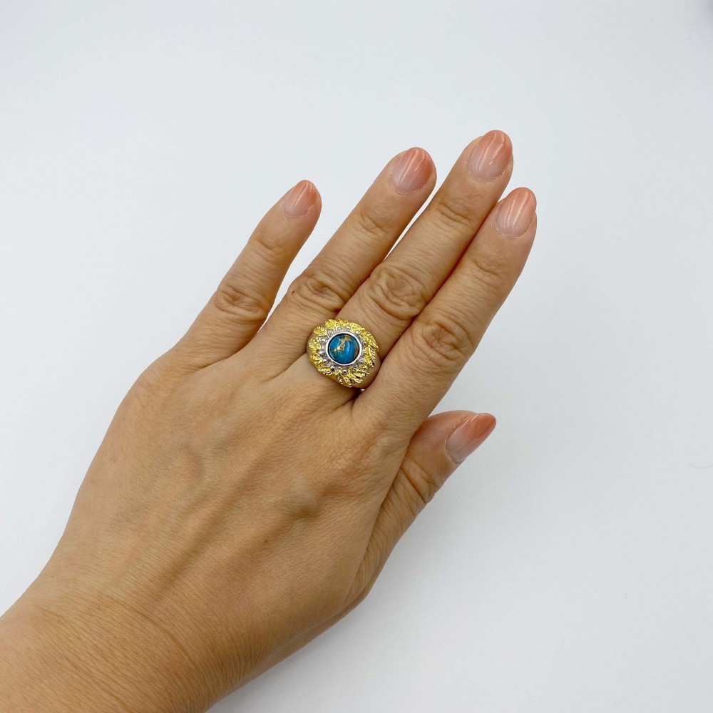 แหวนหินนําโชค แหวนดอกไม้ เงินแท้ 925 เทอร์ควอยซ์ สีฟ้าจาก อเมริกา ชุบสองสี Turquoise ทรงรูปกลม 7.5 มม Turquoise Ring 925 Sterling Silver Flower Inspired Ring