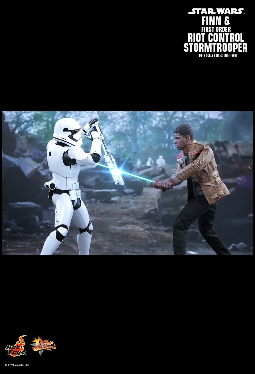 Hot Toys MMS346 STAR WARS: THE FORCE AWAKENS - FINN & STORMTROOPER