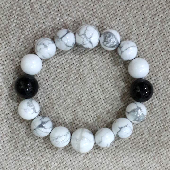 Howlite and Black Onyx 12 มม ฮาวไลท์ โอนิกซ์ดำ สงบในจิตใจ
