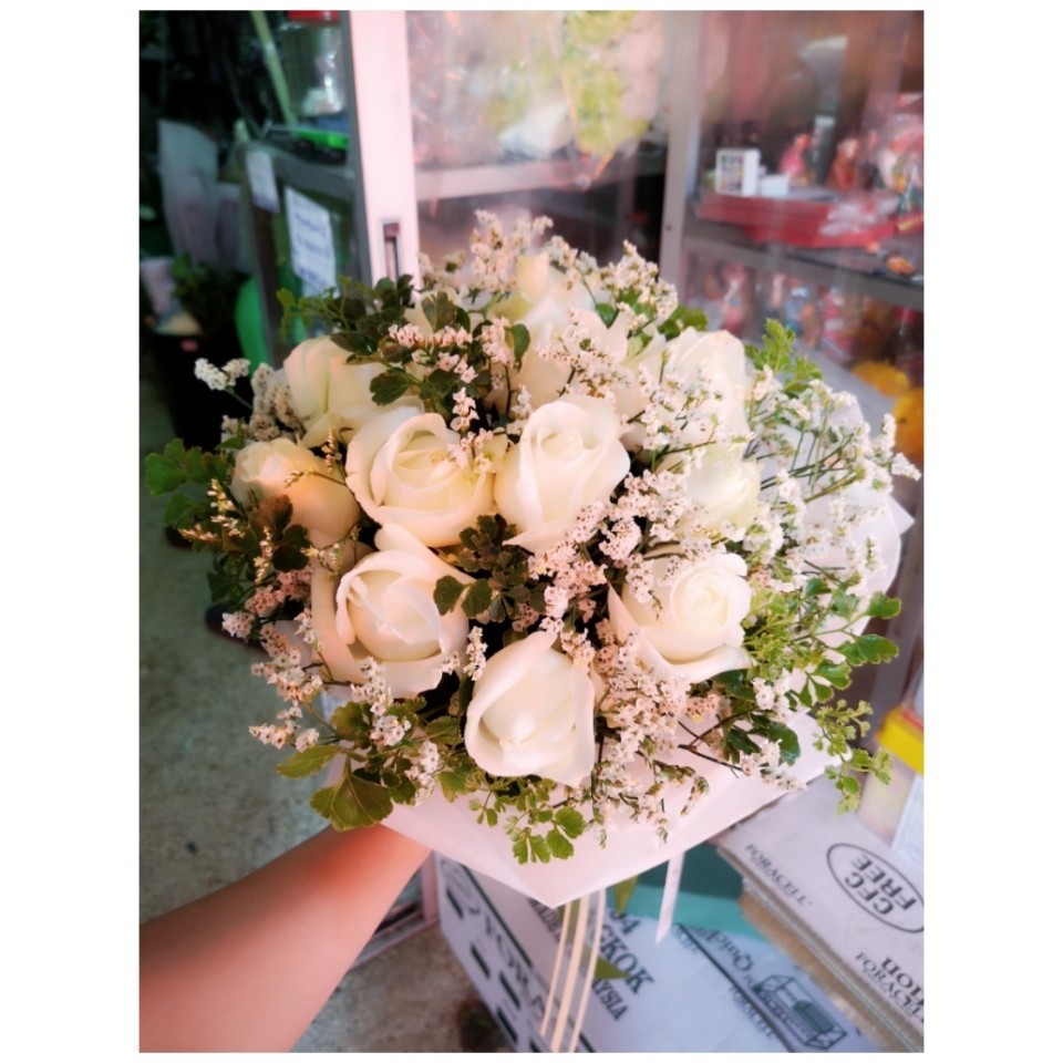 ช่อดอกกุหลาบสีขาว