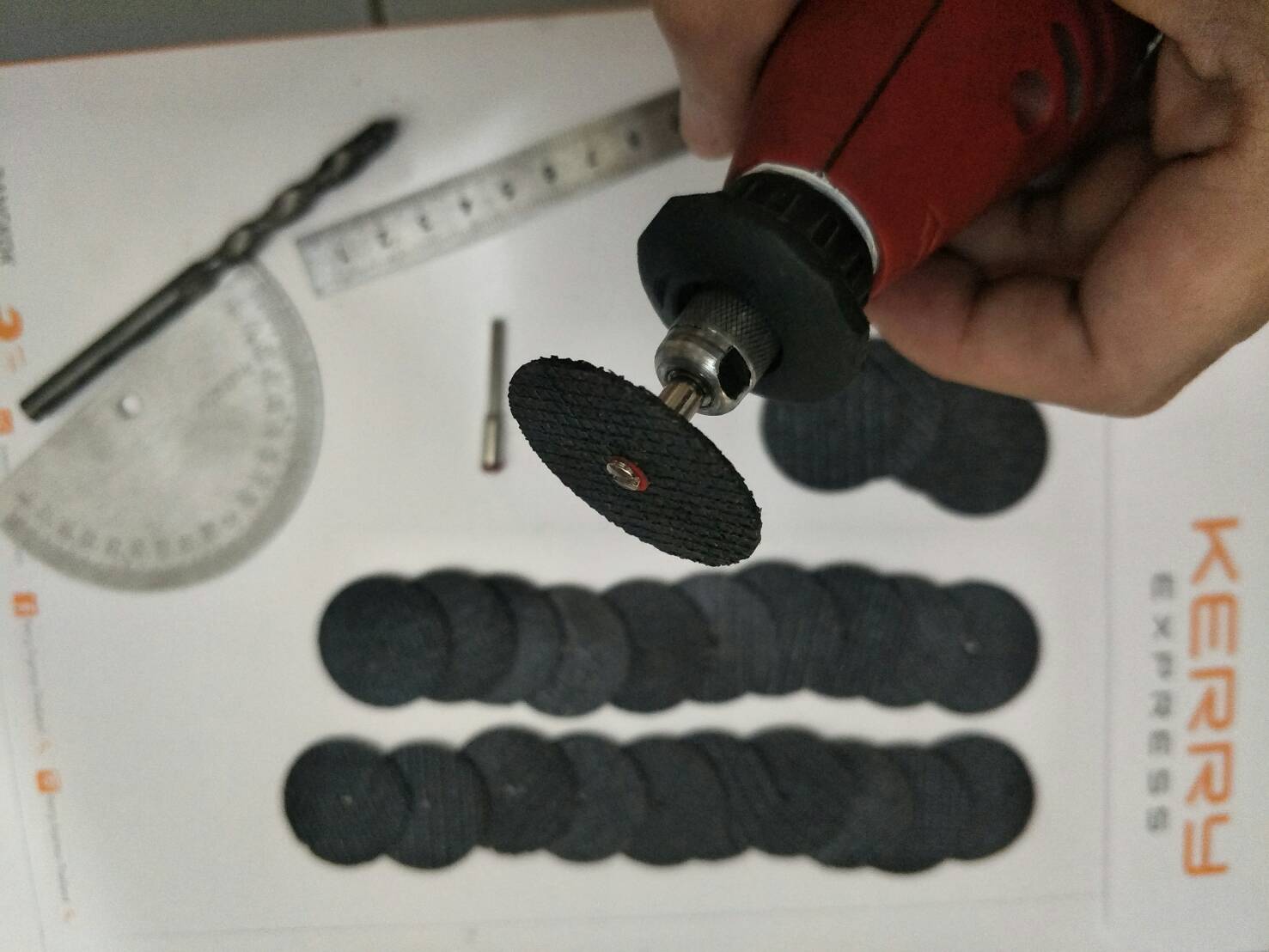 DG15 ชุดใบไฟเบอร์ 2 ชั้น คณภาพสูง ตัดเหล็ก สเตนเลส แกน 3 มิล 25 ใบ สำหรับเครื่องเจียร Dremel