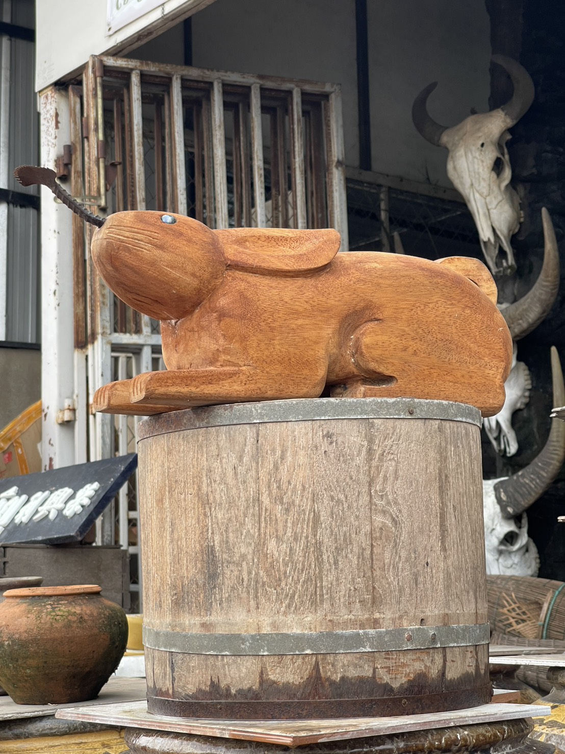 กระต่ายขูดมะพร้าว กระต่ายไม้แกะ แบบนั่งขูด