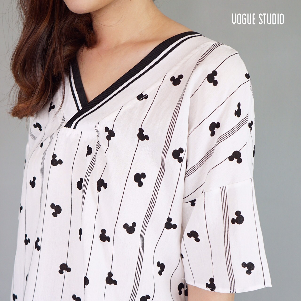 เสื้อคอวี เก๋ๆ ปริ้นลายน่ารัก