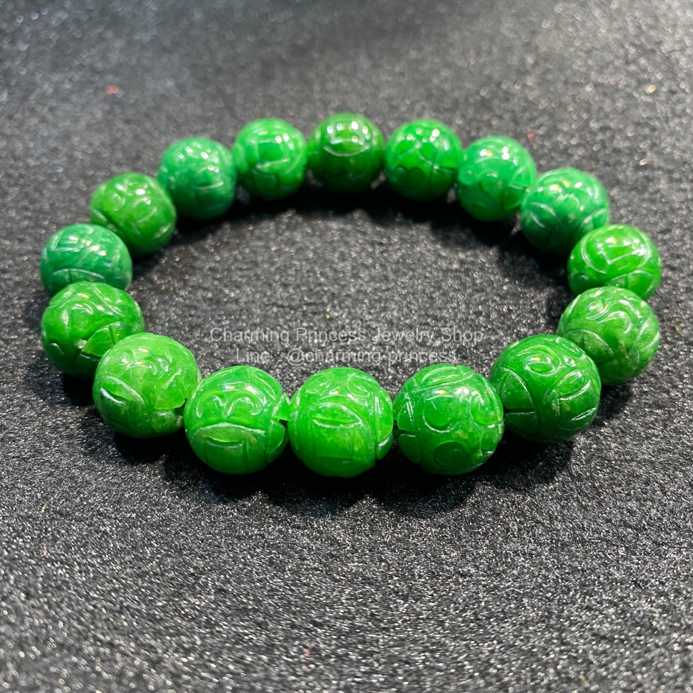 Jadeite jade type C 12.3 mm หยกเจไดต์ประเภท C ผ่านการปรับปรุงคุณภาพเพื่อให้สีดูสดใสและสวยงามยิ่งขึ้น