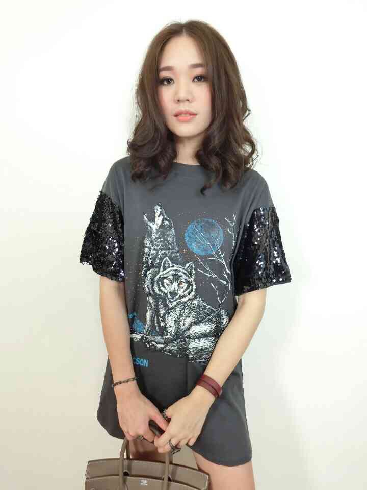 เดรสผ้ายืด/ หรือเสื้อตัวยาว สกีนลาย แขนปักเลื่อมวิ้งค่ะ