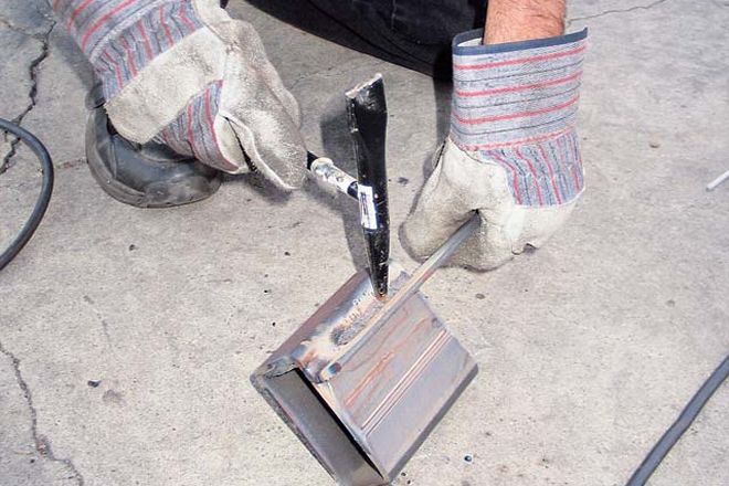 HM01 ฆ้อนเคาะขี้เชื่อม ขี้แสล็ก ช่วยให้งานเชื่อมแข็งแกร่งกว่าเดิม พร้อมสปริง ด้ามลดแรงสะท้อน