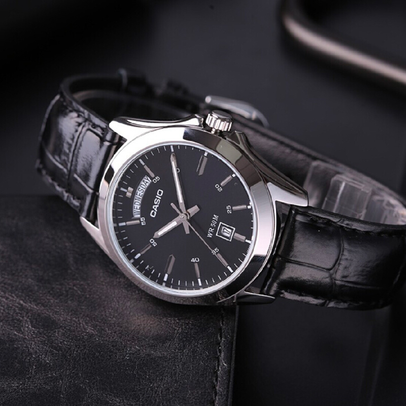 Casio Standard นาฬิกาข้อมือผู้ชาย สีเงิน สายหนัง รุ่น MTP-1370 MTP-1370L MTP-1370L-1A MTP-1370L-7A