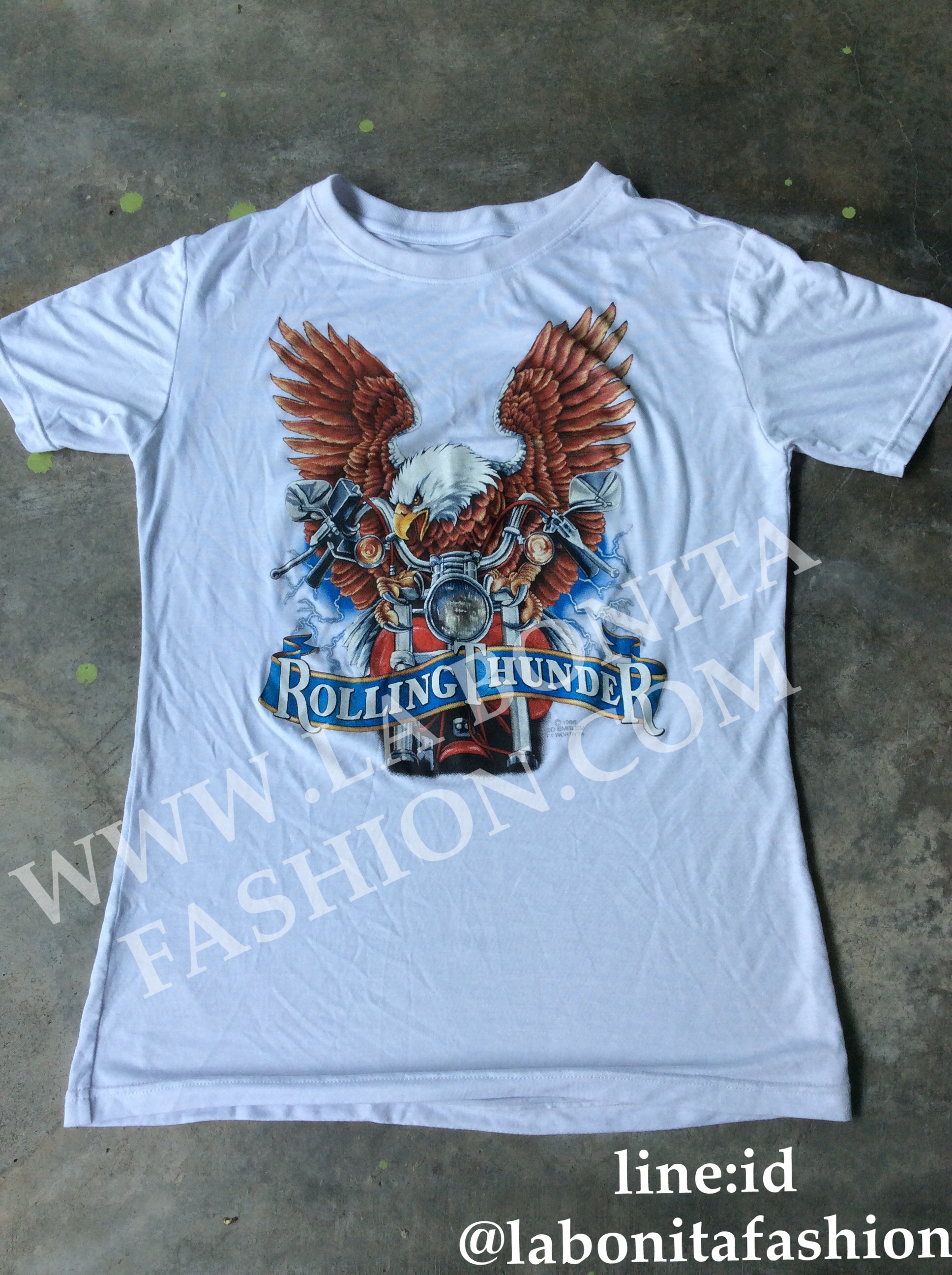 เสื้อยืดผ้านุ่มเนื้อดี พร้อมสกรีนลายสไตล์วินเทจ สกรีนลาย สวย เท่ห์ ลายนกอินทรีขับชอปเปอร์ ตัวหนังสือ Rolling Thunder