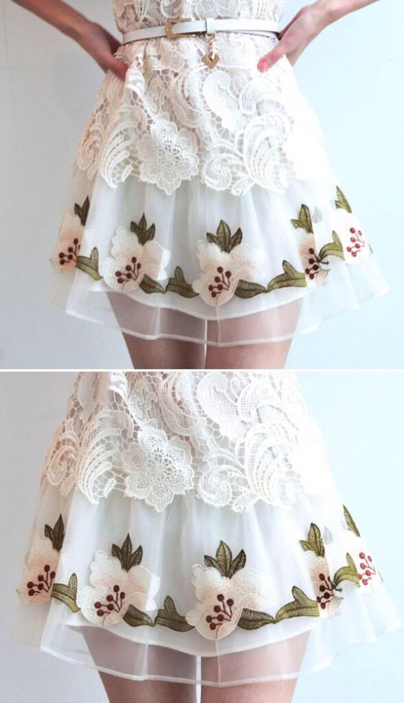 เดรสลูกไม้ แขนกุด ตัดต่อชายระบายผ้าแก้ว ปักเย็บดอกไม้รอบชายกระโปรง