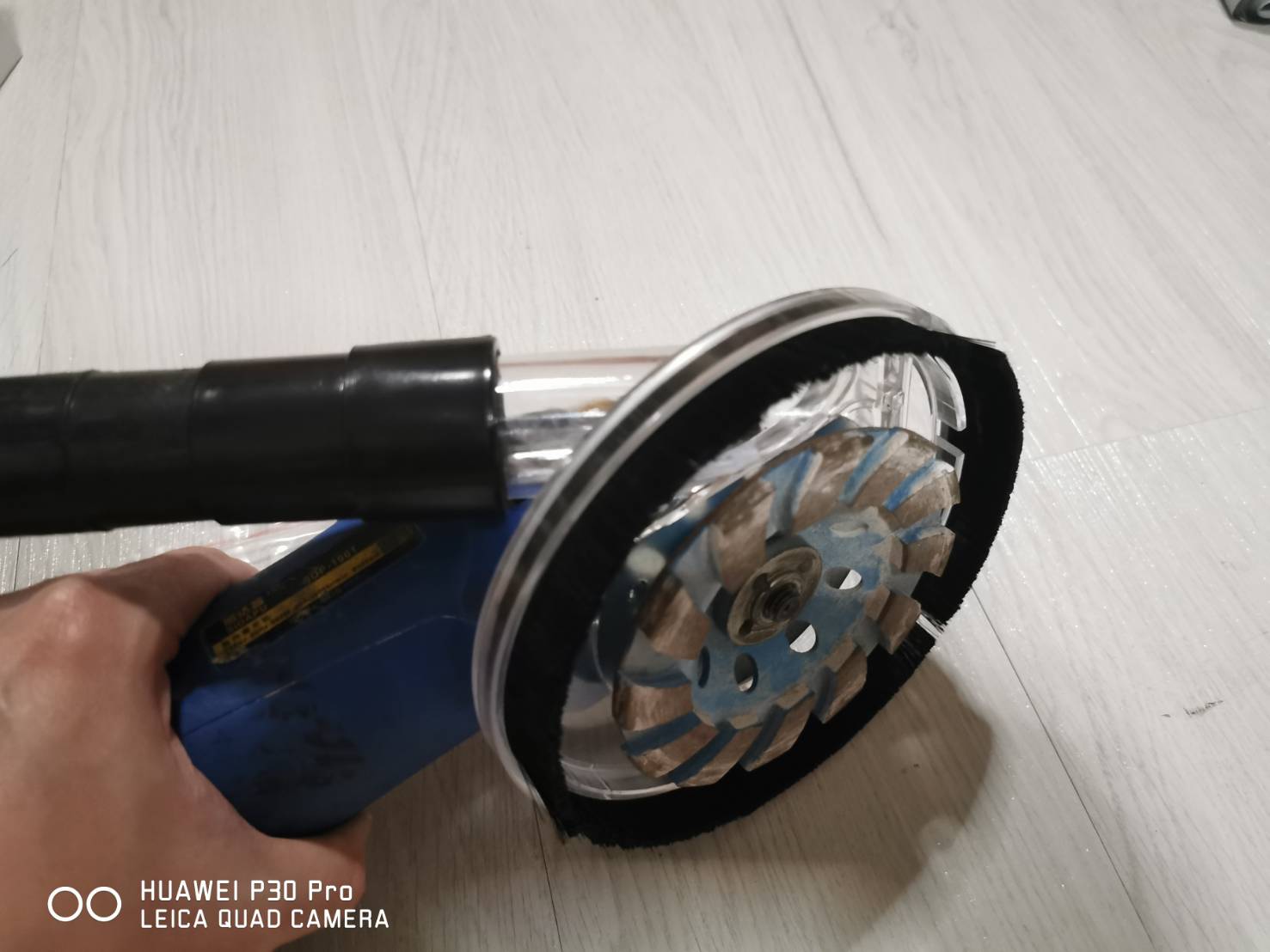 G25 ชุดบังใบดักฝุ่นต่อกับเครื่องดุดฝุ่น สำหรับหินเจียร 4 นิ้ว ใบ 110/115 มิล