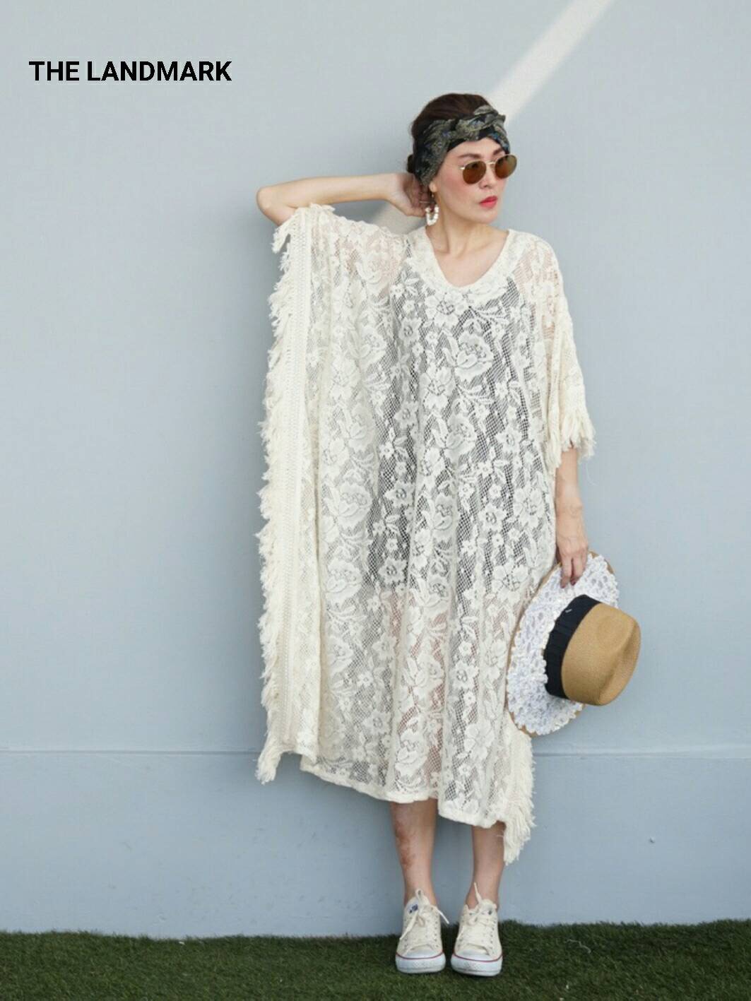 เดรสลูกไม้ใช้ผ้าอย่างดีใส่ไม่คันนะคร้าผ้านิ่มสุดๆ ระบายพู่รอบข้างทั้งตัว ใส่ชิวๆบอกเลยปังแน่นอน