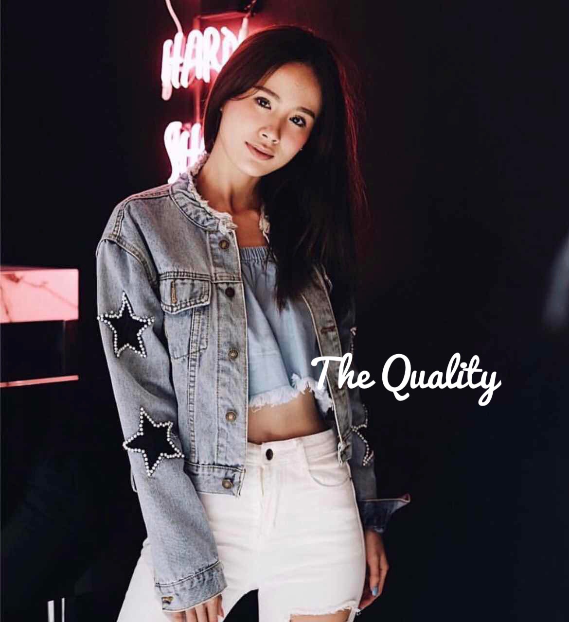 เสื้อ #jacket #แจ็คเก็ตยีนส์ แต่งมุกดาวที่แขน #ดาราเซเลปใส่ กันเยอะมาก งานสวย ใส่ได้ตลอดๆๆ คอเซอๆ