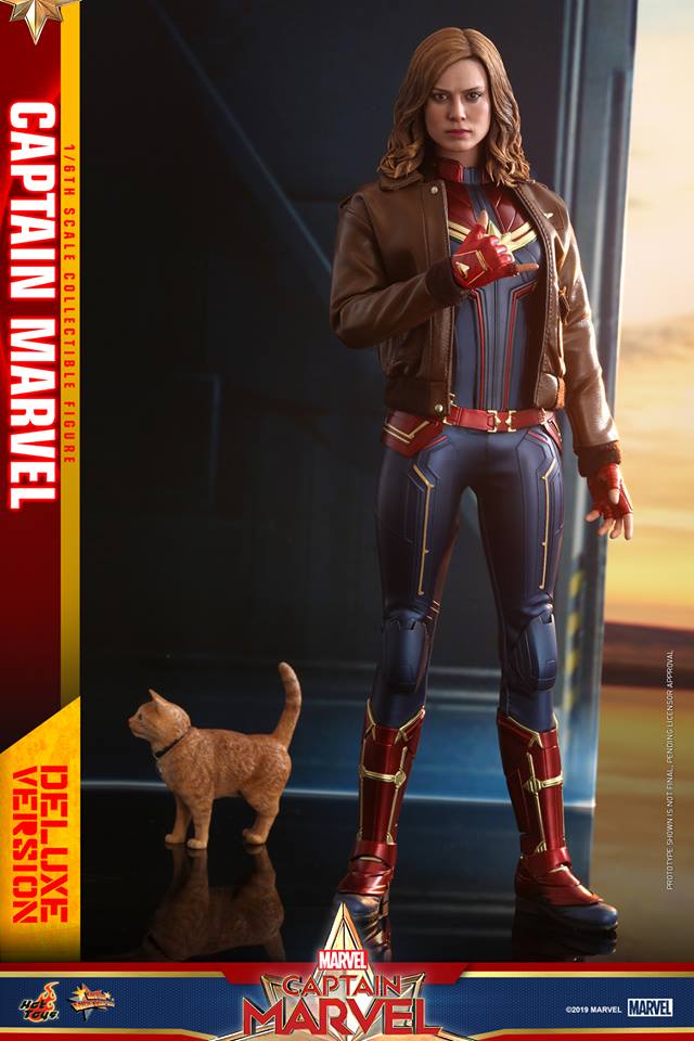 Hot Toys MMS522 CAPTAIN MARVEL - CAPTAIN MARVEL (DELUXE VERSION)