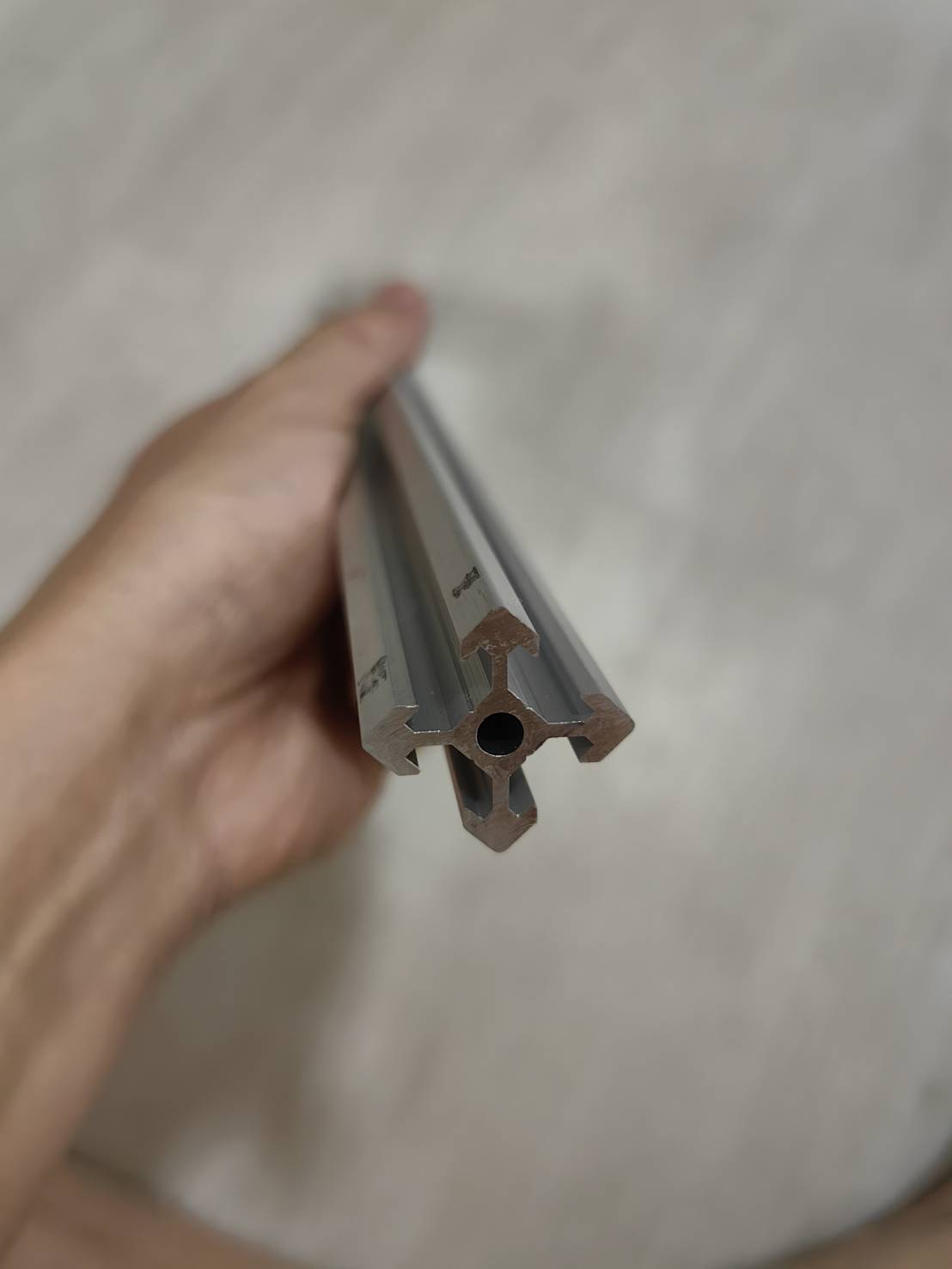 OT186 อลุมิเนียมโปรไฟ 20X20 ร่อง V