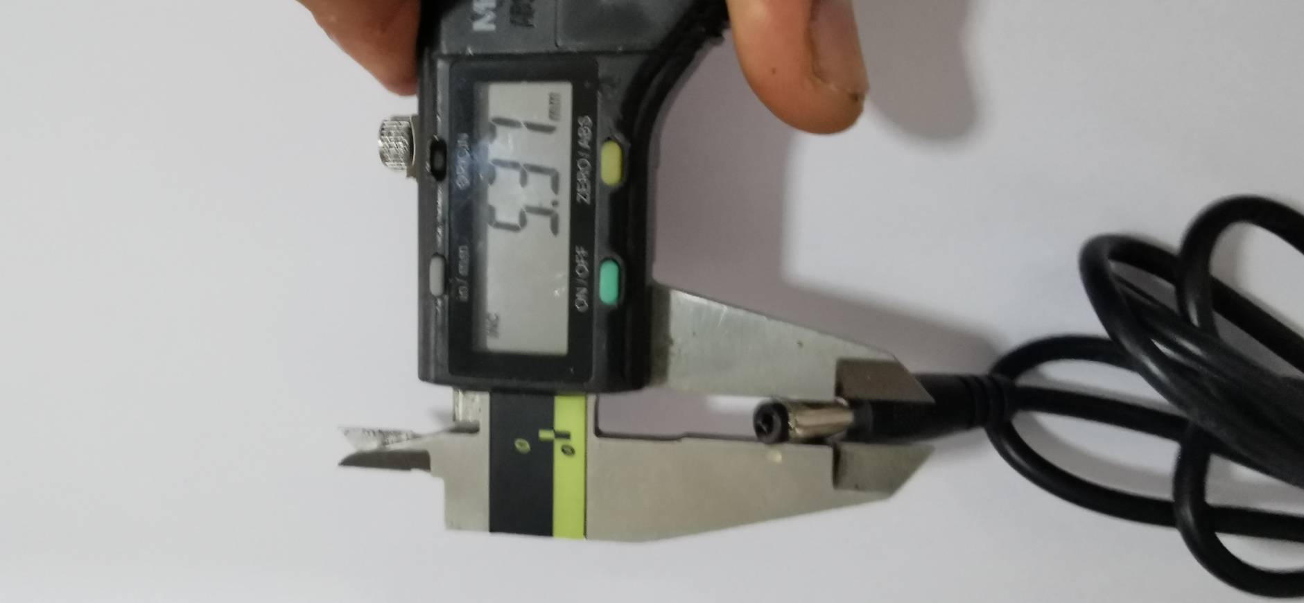 CARE18 สายแปลงเสียบปลั๊กจุดบุหรี่ เป็นหัว 5.5/2.1 mm จ่ายไฟให้อุปกรณ์ในรถยนต์ DC12/24V DC 5A สาย 1.5 เมตร