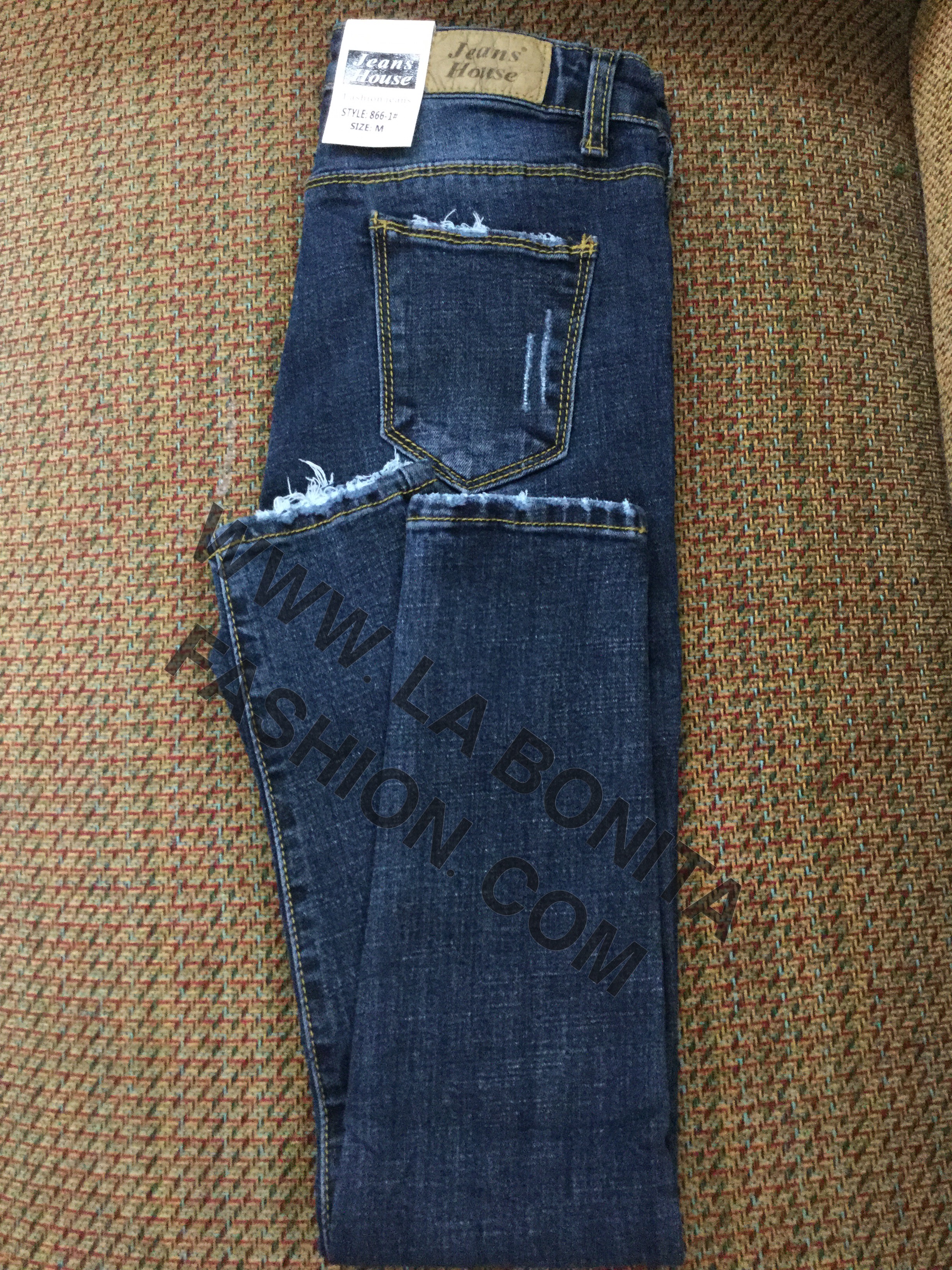 งานตัดพิเศษ สรรพคุณไม่ต้องบรรยาย รีบสั่งก่อนของจะหมดนะคะ New skinny Jeans "korea jeans" -กางเกงยีนส์สีเข้ม งานฟอกขั้นเทพสวยมาก ทรงเข้ารูป รุ่นนี้ผ้ายืดเยอะและไม่แข็ง ไม่รู้สึกอึดอัด ใส่แล้วจะหลงรักเลยค่ะ