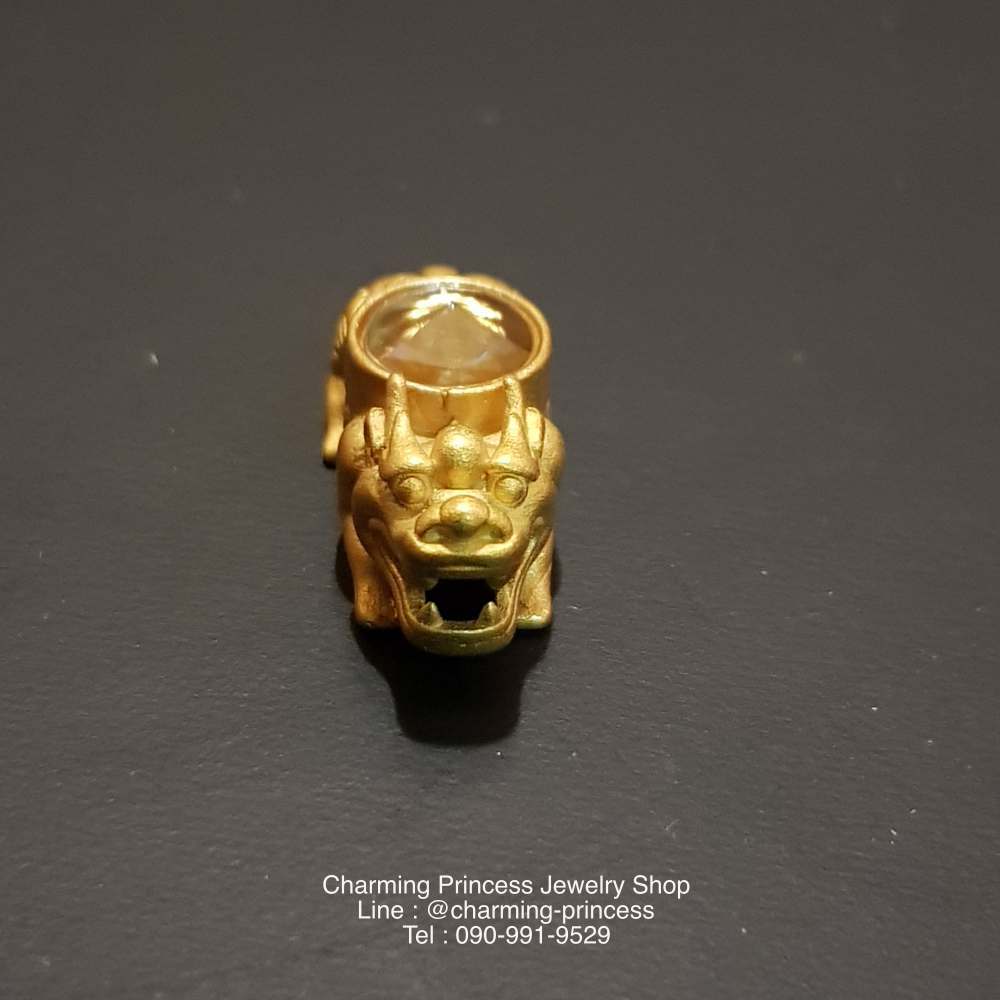 วัตถุมงคลตัวคั่นหินนำโชคสำหรับเสริมดวงของทุกปีนักษัตรที่ดี คือ ปี่เซียะคู่บารมี เสริมโชค เรียกทรัพย์ ร่ำรวย เงิน ทอง ปัดเป่าสิ่งชั่วร้าย เก็บเงินทองไม่รั่วไหลพร้อมกังหัน แชกงหมิว "กังหันนำโชค" จะหมุนแต่สิ่งดี ๆ เข้ามาในชีวิต