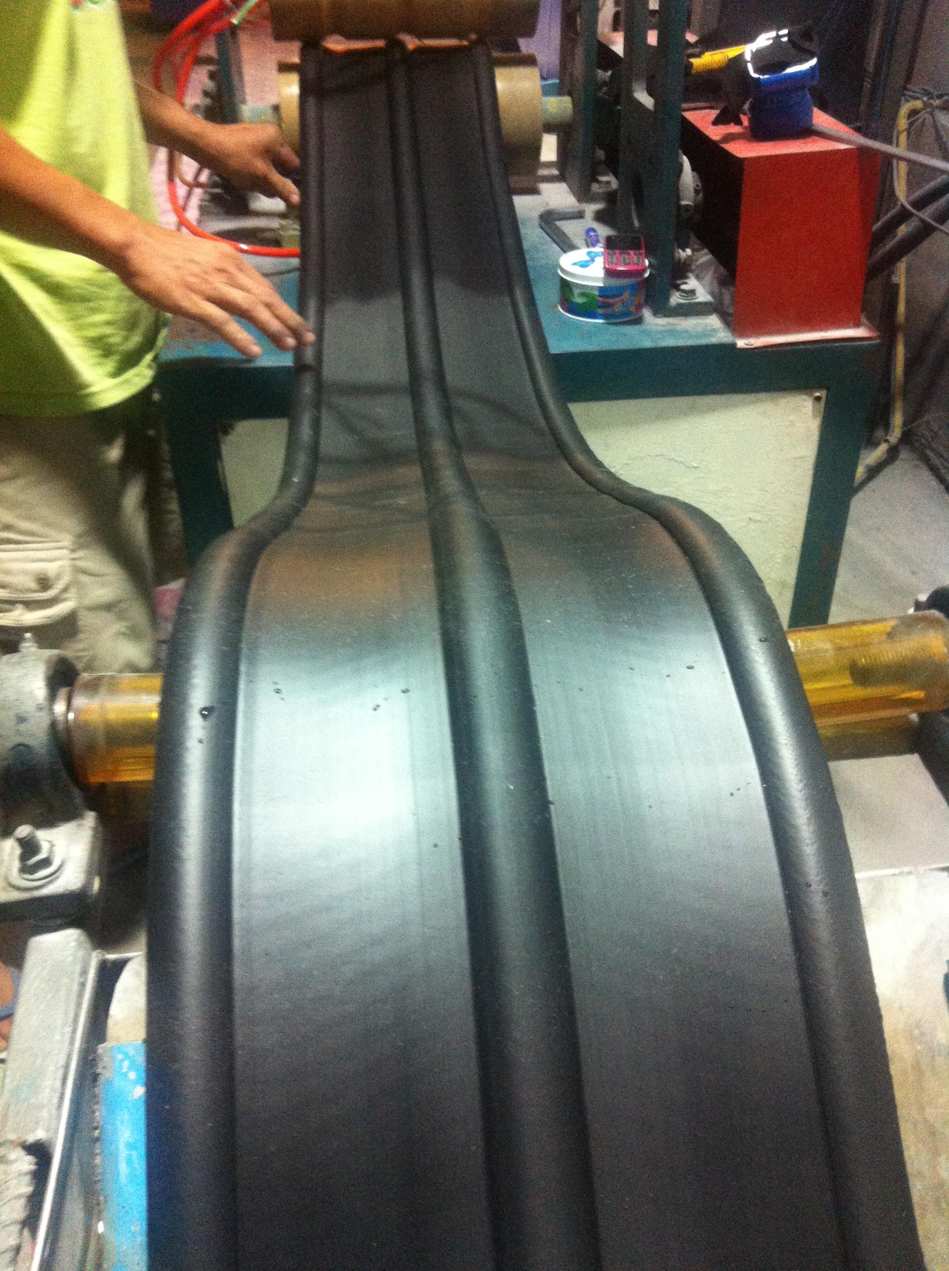 A12b PVC Waterstop 12 นิ้ว 3 ปุ่ม หนา 9.5 มม.(25 เมตร)
