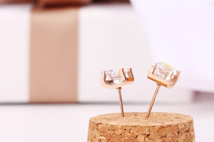 ต่างหูสำหรับผิวแพ้ง่าย Square Dots TT(พร้อมส่งสีโรสโกล)_ET142