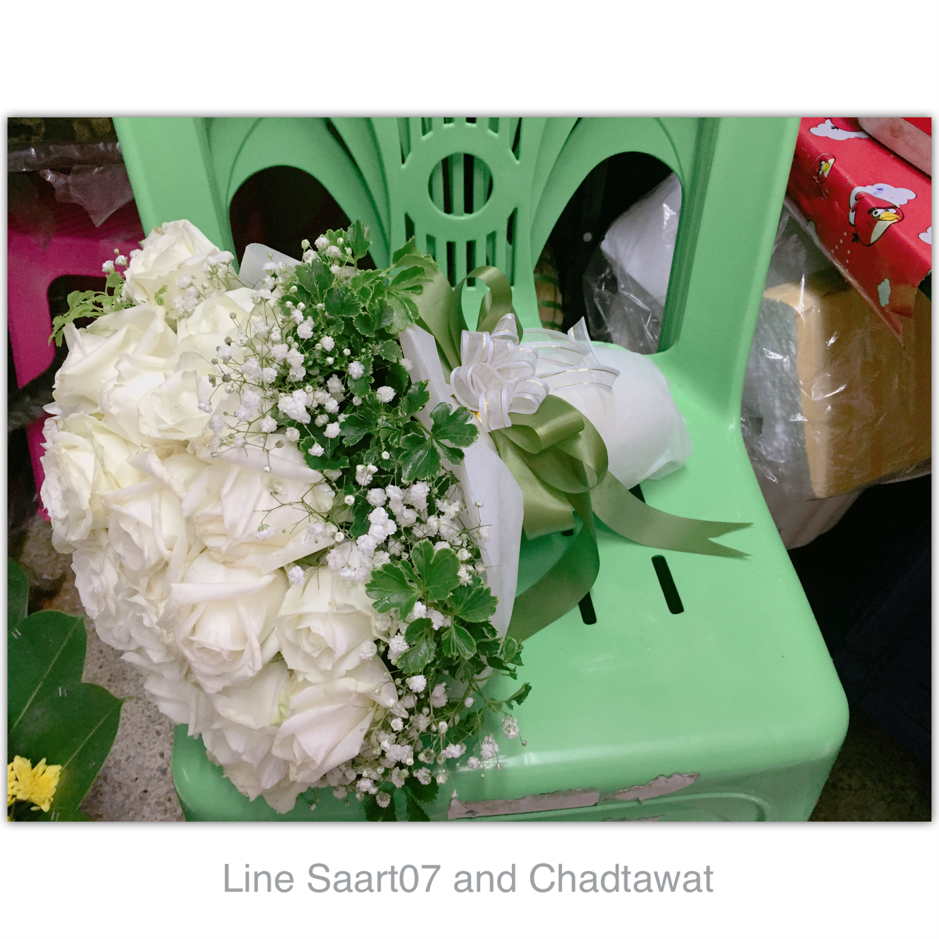 ช่อดอกไม้กุหลาบขาว ยิบโซ