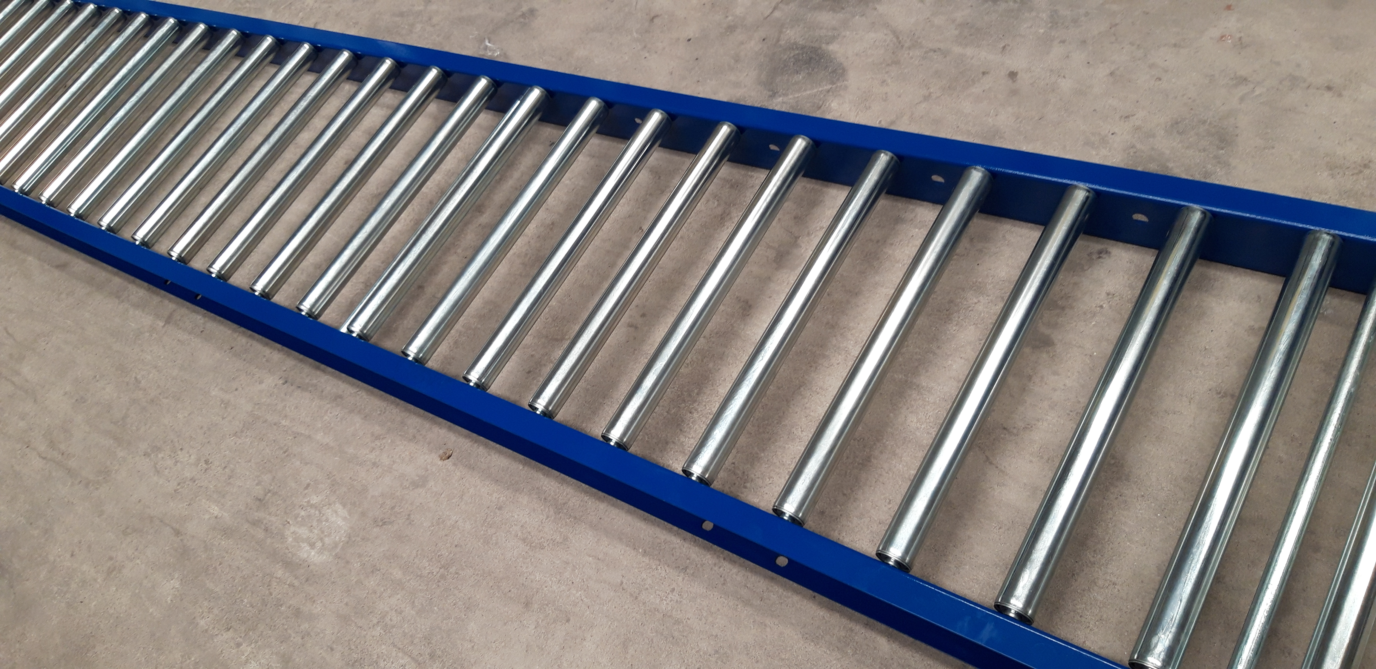 SPEEDWAY รางลูกกลิ้งลำเลียงสินค้า กว้าง 40 cm ยาว 3 M ( Model SR32B - 4030 )