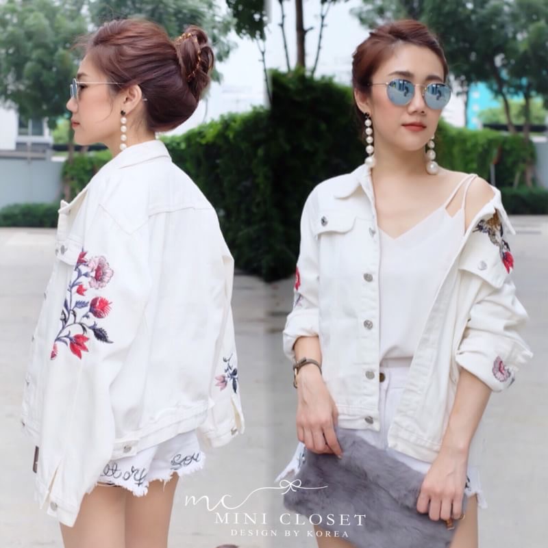 เสื้อคลุมเสื้อแจ็คเก็ตยีนส์สีขาว
