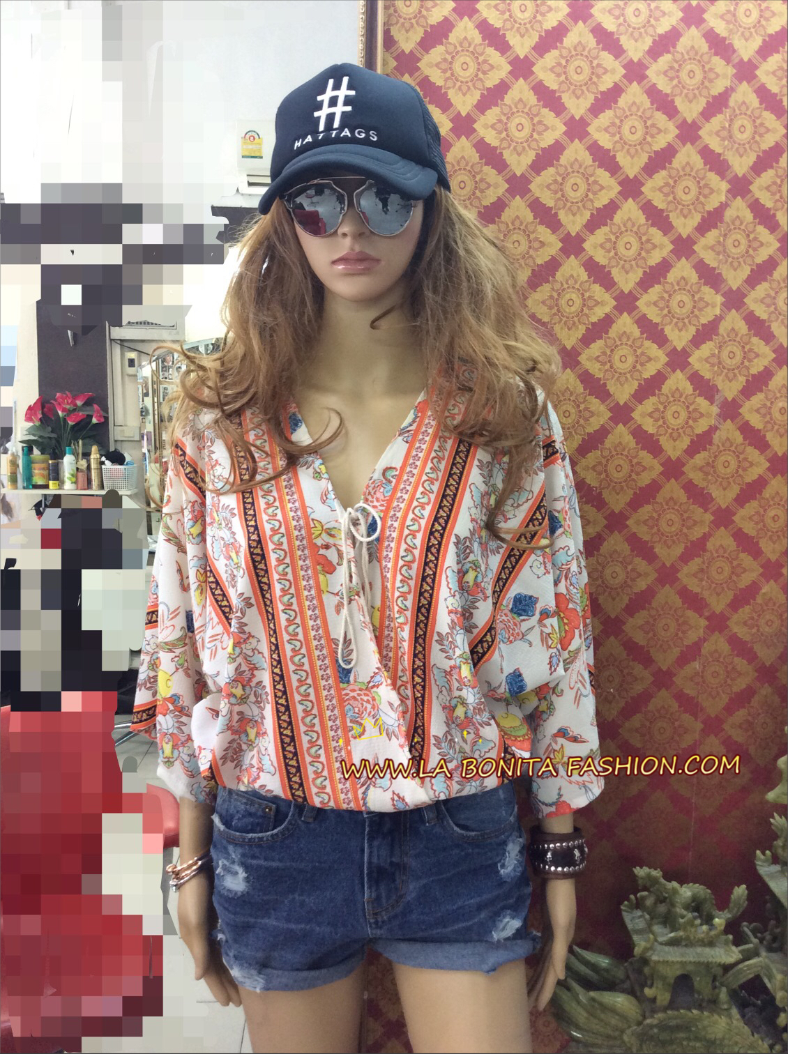 เสื้อสไตล์ โบฮีเมียน ทรงป้ายหน้า มีเชือกผูก พิมพ์ลายสไตล์โบฮีเมียน สีสันสดใสน่ารักมากๆๆค่ะ