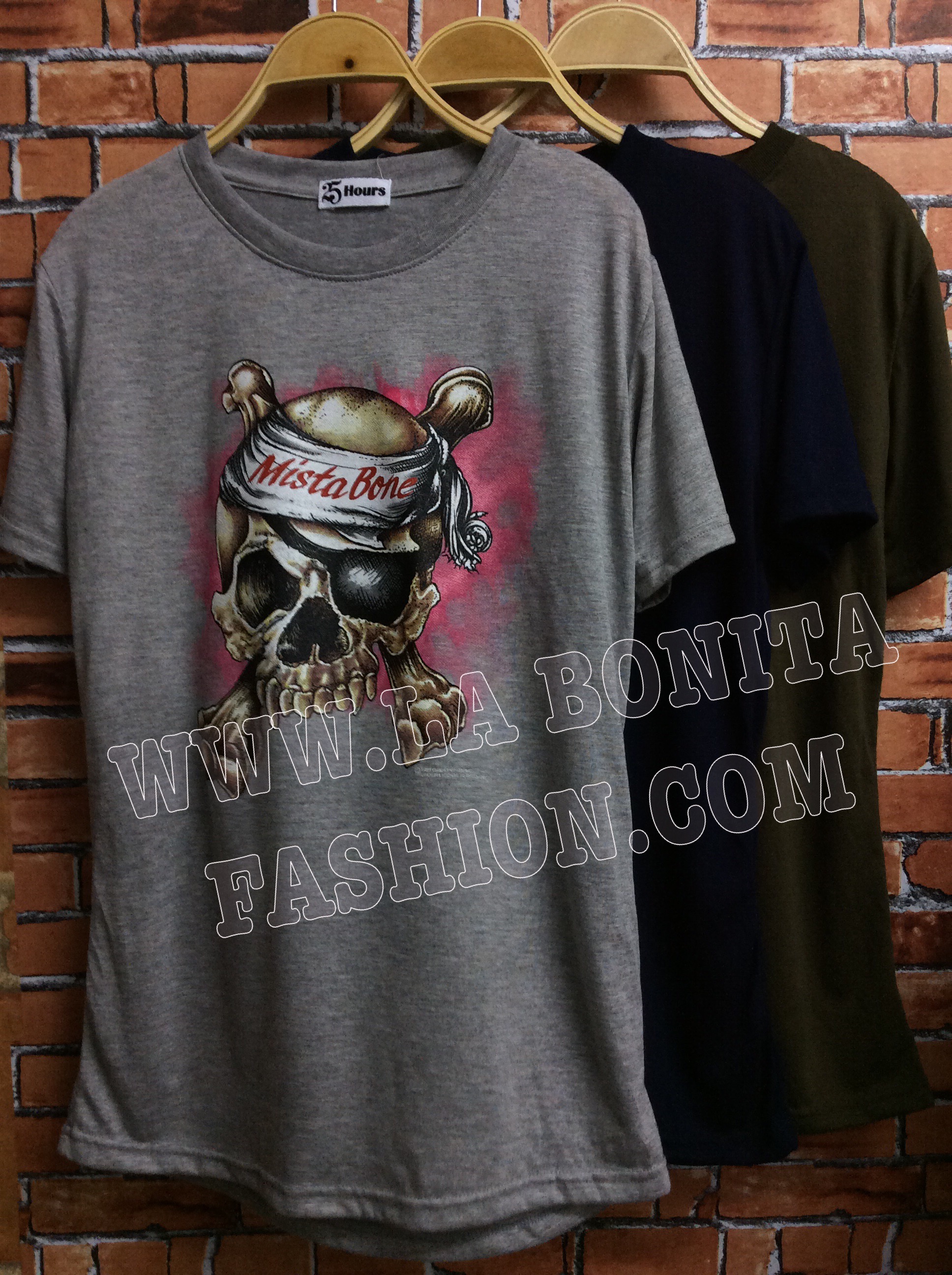 SALE 20% พร้อมส่ง เสื้อยืด สไตล์เดียวกับ Iron Maiden งานสวย สกรีนลายหัวกะโหลกMista Bone ลายเดียวกับคุณ ชมพู่ อารยา เลยค่ะ เสื้อรุ่นนี้งานสวยมากค่ะ ตัดเย็บด้วยผ้ายืดเนื้อนุ่มอย่างดี ผ้ายืดเนื้อบางแต่นุ่มมากใส่สบายค่ะ