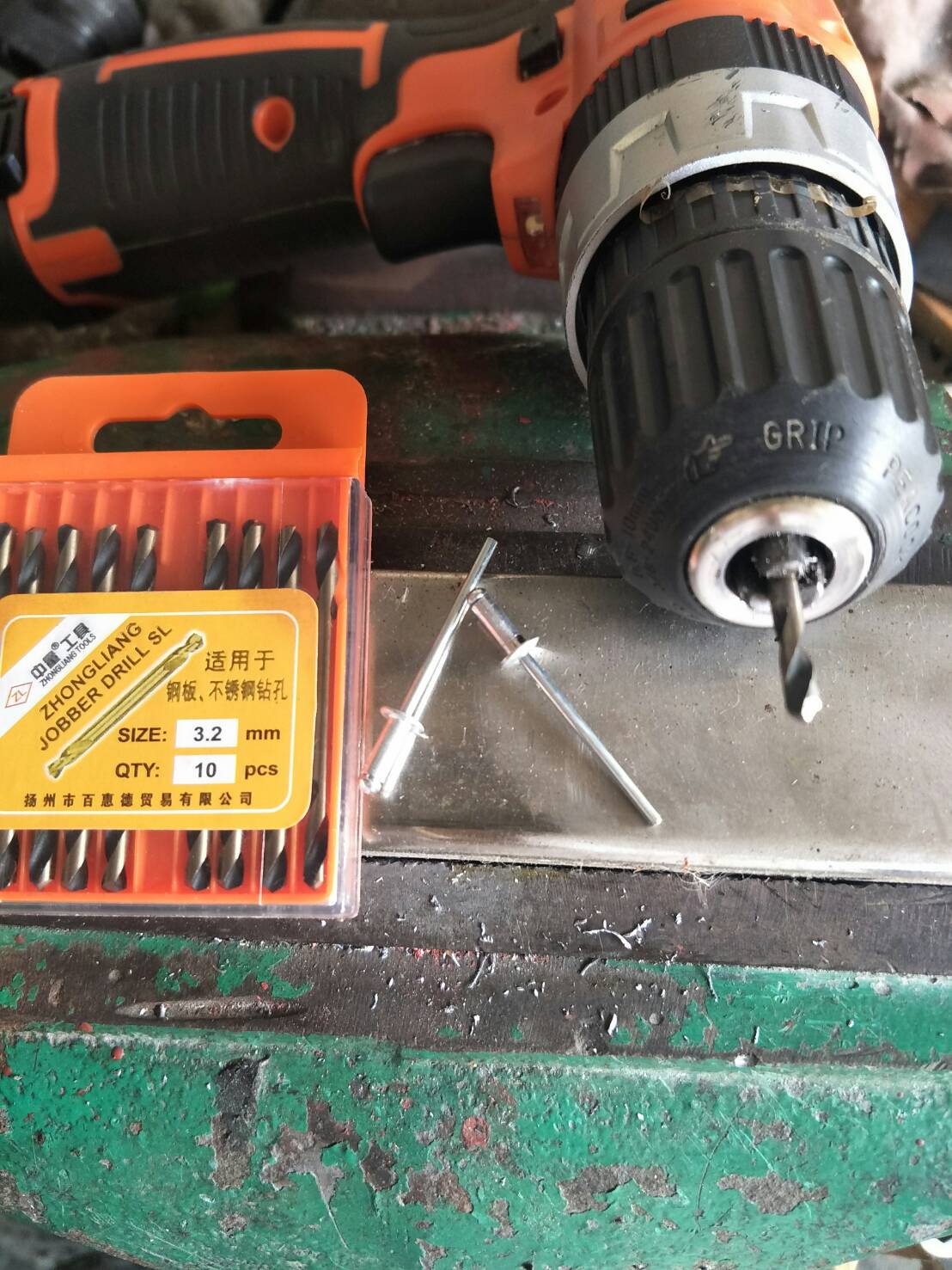 DRV03 ดอกสว่าน 2 หัวไทเทเนียม ใช้สำหรับงานเจาะรูรีเวท ขนาด 5.2 มิล รีเวทเบอร์ 6 แพ็คละ 10 ดอก