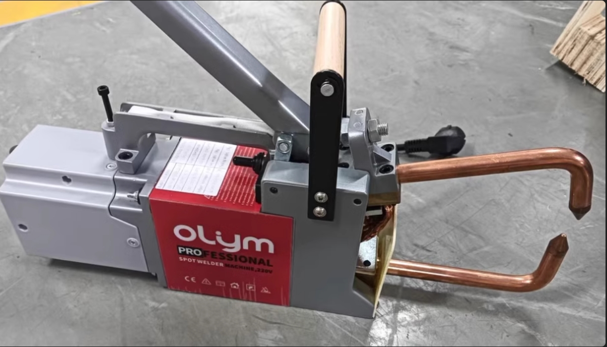 ES37 เครื่องเชื่อมตัวถัง อาร์คสปอต เครื่องอาร์คโลหะ เหล้ก สเตนเลส อลูมิเนียม 0.6-1.5 มิล 8000A