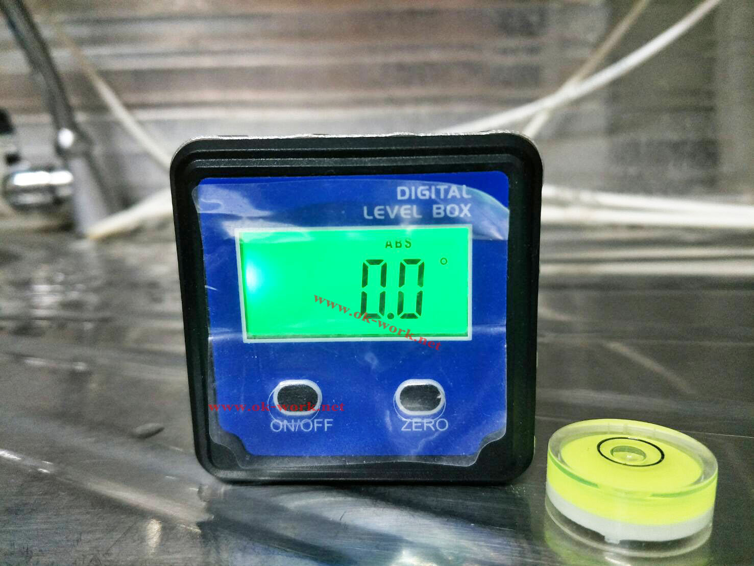 R11 กล่องวัดองศาแบบ ดิจิตอล มีแม่เหล้กในตัว ขนาด 60x60 mm