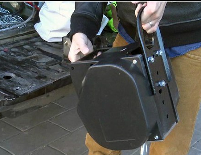 CARE07 วินซ์ไฟฟ้าพกพา 12V 1.5 ตัน