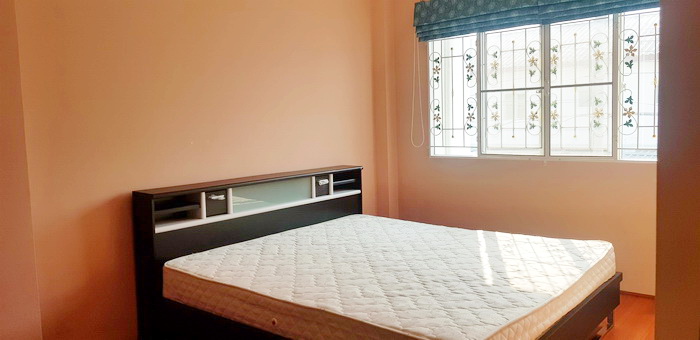 ทาวน์เฮ้าส์ ม.ไลโอ 23.1 ตร.ว. ซอยวัดพระเงิน กาญจนาภิเษก บางม่วง บางใหญ่ นนทบุรี หลังมุม สวย พร้อมอยู่