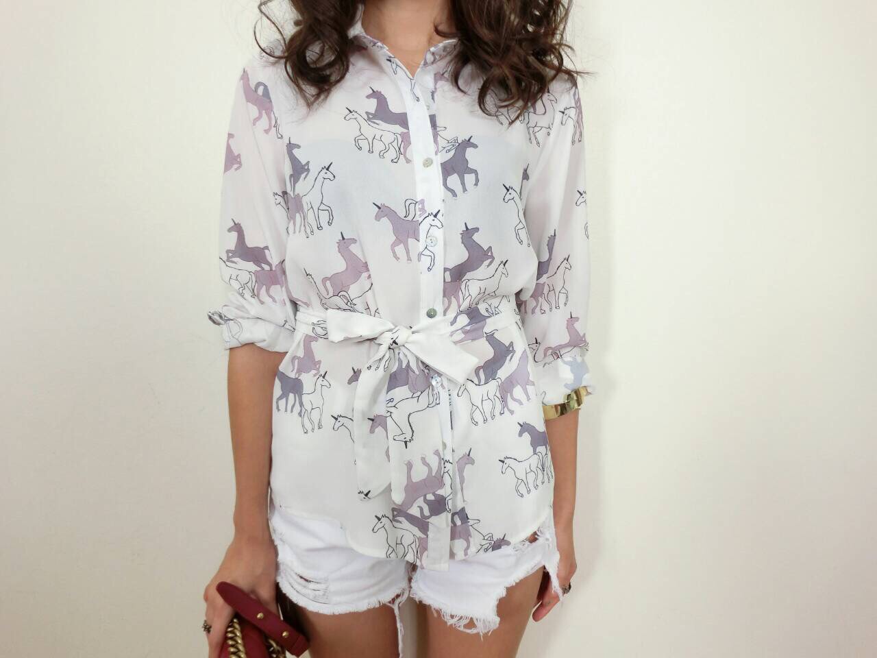 เสื้อเชื้ตผ้าดีมาก ผ้าปริ้นลายม้าน่ารักๆ มาพร้อมเชือกมัดเอว (ลายเดียวกับเสื้อ) สามารถนำมาผูกเอวหรือทำเป็นที่ประดับผมค่ะ