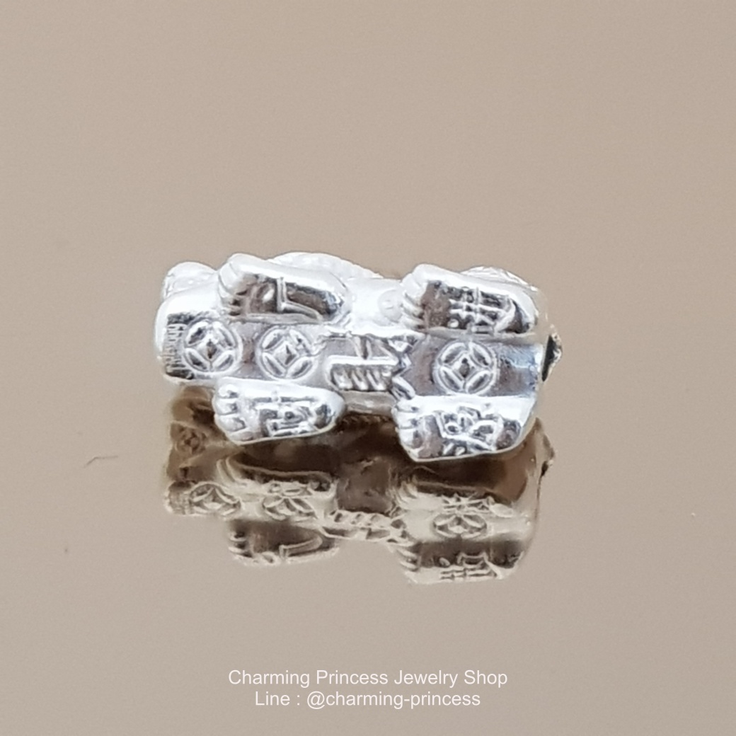 ปี่เซี๊ยะ ชาร์มปี่เซี๊ยะ เงินแท้ 99.99% แบกทอง 3 ก้อน ตัวคั่นสร้อยข้อมือ ชาร์มเงินแท้ 99.99% Size M เหมาะกับหินไซส์ 8-10 มม ปี่เซี๊ยะ ชาร์มปี่เซี๊ยะ เงินแท้ 99.9% ชุบทอง ตัวคั่นสร้อยข้อมือ ชาร์มเงินแท้ 99.9% ขนาด กว้าง 8 มม ยาว 19 มม