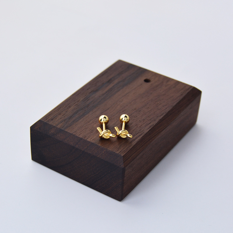 “เช็คสินค้าทัก line ก่อนโอนนะคะ”ต่างหูสำหรับผิวแพ้ง่าย จิวเงินแท้ 92.5% ก้านมาตรฐาน แบบขันน็อต Knot_ES495