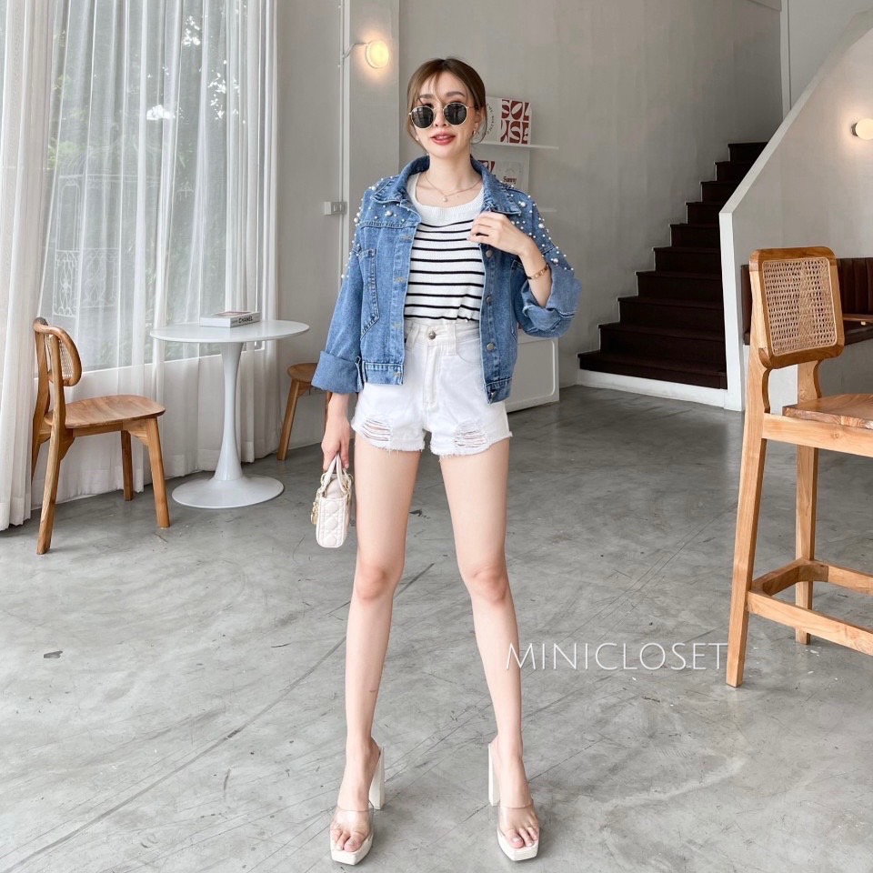 แจ็คเก็ตยีนส์ ตอกอะไหล่มุกแน่นๆ สวยๆ