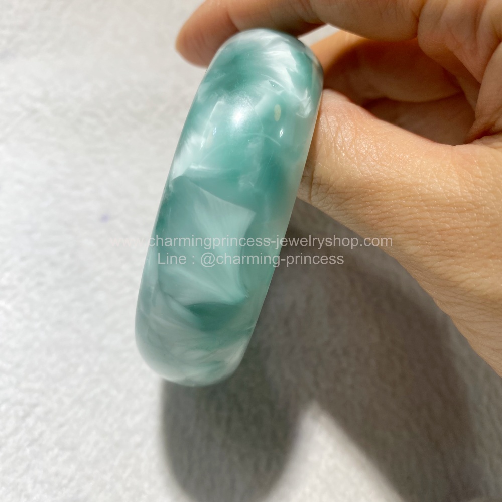 Green Angelite แองเจิลไลท์สีเขียว กำไล 20x59 มม หินของความคิดสร้างสรรค์ หินแห่งการหยั่งรู้ การปรากฏของสิ่งเตือนภัย ซึ่งเปรียบเสมือนมีเครื่องรางบอกเหตุ