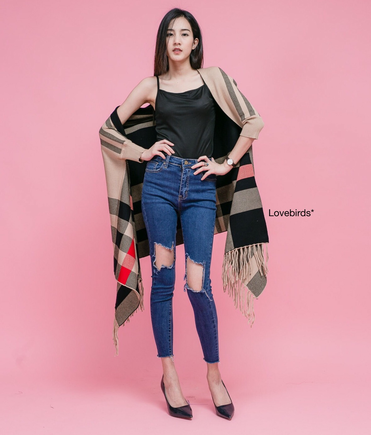 เบลเซอร์ทรงเสื้อคลุมลายเบอเบอร์รี่ ใส่สวมแขน ผ้าอย่างดี จั้มที่แขน ปลายฟริ้น งานสวยมากๆค่า