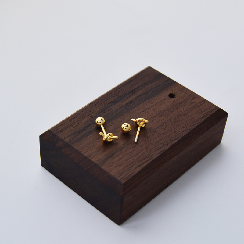 “เช็คสินค้าทัก line ก่อนโอนนะคะ”ต่างหูสำหรับผิวแพ้ง่าย จิวเงินแท้ 92.5% ก้านมาตรฐาน แบบขันน็อต Knot_ES495