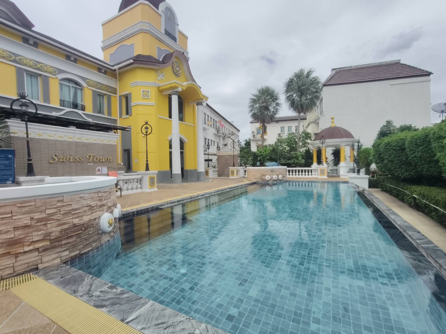 ทาวน์โฮม 3 ชั้น บ้านกลางเมืองสวิสทาวน์ ซ.ประเสริฐมนูกิจ 25 ถ.เกษตร-นวมินทร์ ลาดพร้าว บ้านอยู่หน้าคลับเฮ้าส์ ทำเลดี บ้านสวย พร้อมอยู่ Baan Klang Muang Swiss Town