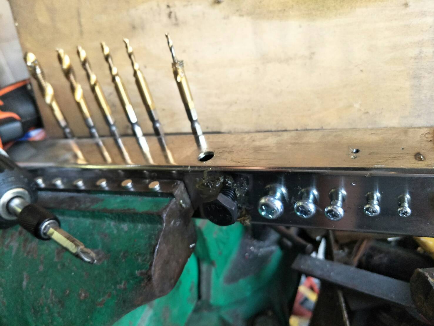 SC01 ดอกต๊าปเกลียวแบบเร็วมีดอกเจาะในตัว M3-M10